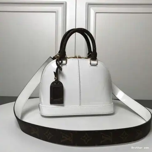 19T1L0242 Bags LV 0802